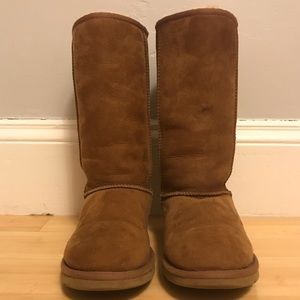 Uggs classic tall boot